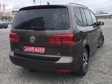 Авто Volkswagen Touran 2011 № 8764755