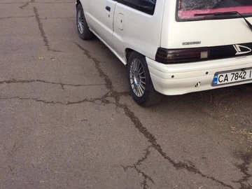 Авто Daihatsu Charade 1987 № 8765119