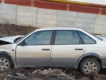 Авто Volkswagen Passat Sedan 1990 № 8765427