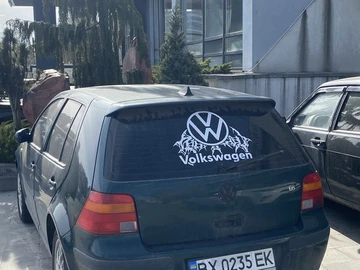 Авто Volkswagen Golf 1999 № 8765450