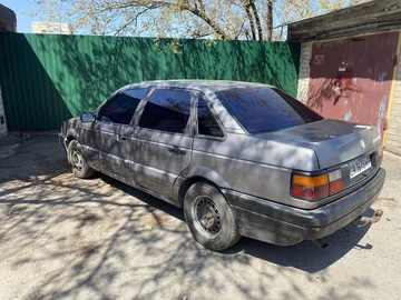 Авто Volkswagen Passat Sedan 1992 № 8765805