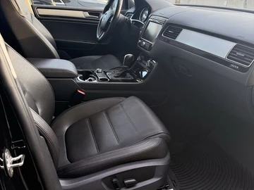 Авто Volkswagen Touareg 2015 № 8766251