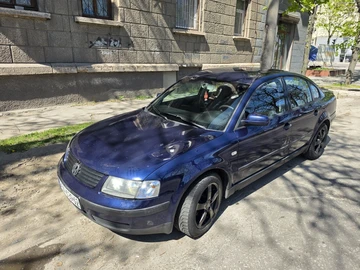 Авто Volkswagen Passat Sedan 2000 № 8766790