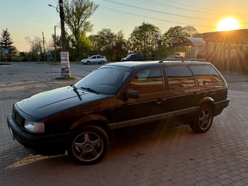 Авто Volkswagen Passat Variant 1991 № 8767162
