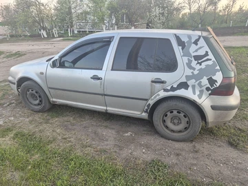 Авто Volkswagen Golf 1999 № 8767202