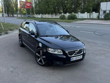 Авто Volvo V50 2010 № 8767205