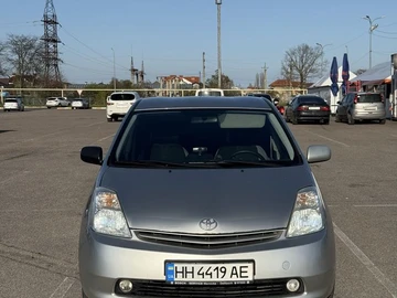Авто Toyota Prius 2004 № 8767212