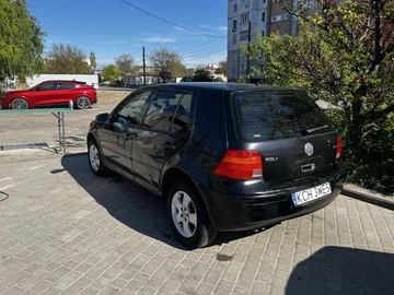 Авто Volkswagen Golf 2000 № 8767260
