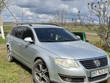 Авто Volkswagen Passat Variant 2005 № 8767262