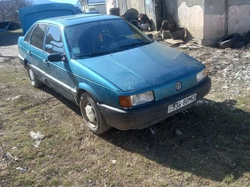 Авто Volkswagen Passat Sedan 1991 № 8767433