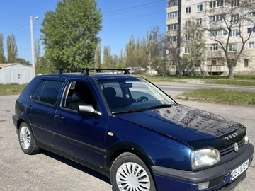 Авто Volkswagen Golf 1997 № 8767472