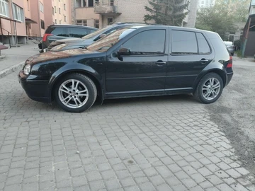 Авто Volkswagen Golf 1999 № 8767474
