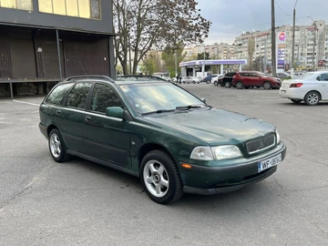 Авто Volvo V40 Kombi 2002 № 8767690