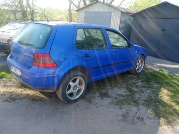 Авто Volkswagen Golf 1999 № 8768386