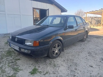 Авто Volkswagen Passat Sedan 1992 № 8768442