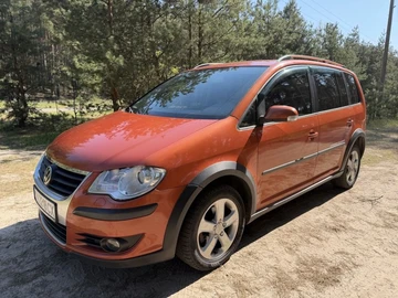 Авто Volkswagen Touran 2008 № 8768523