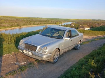 Авто Mercedes 220 1995 № 8768545