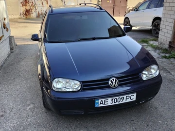 Авто Volkswagen Golf 2003 № 8768579