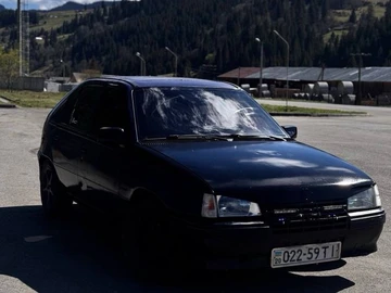 Авто Opel Astra 1985 № 8768859