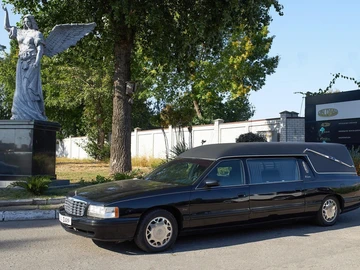 Авто Cadillac De Ville 1997 № 8769363
