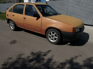 Авто Opel Admiral 1990 № 8769772