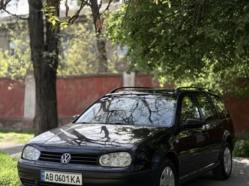 Авто Volkswagen Golf 2000 № 8770084