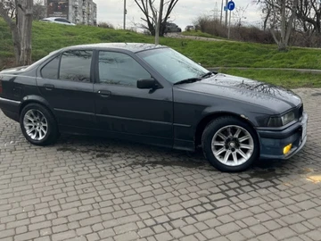 Авто BMW 3 Серия 1994 № 8770376