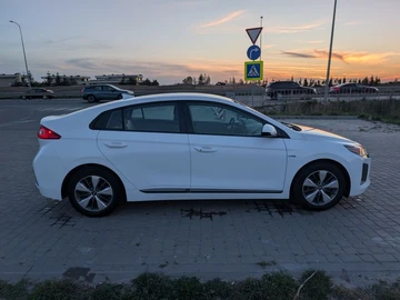 Авто Hyundai Ioniq 2019 № 8770773