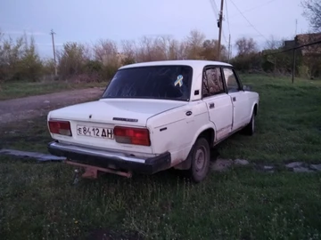 Авто ВАЗ 2107 1992 № 8770872