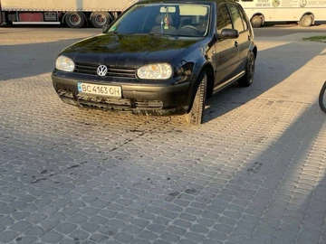 Авто Volkswagen Golf 2000 № 8770902