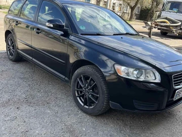 Авто Volvo V50 2009 № 8771133
