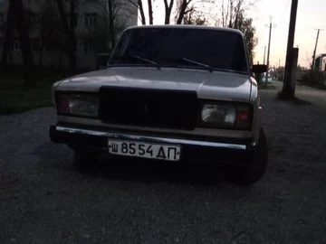 Авто ВАЗ 2107 1985 № 8771543