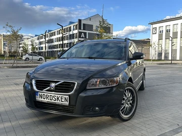 Авто Volvo V50 2009 № 8772120