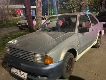 Авто Ford Escort 1985 № 8772317