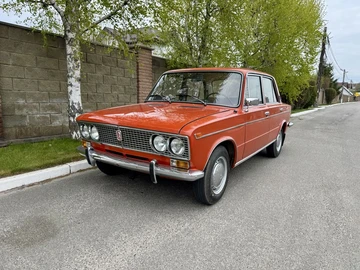 Авто ВАЗ 2103 1982 № 8772327