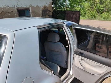 Авто Volkswagen Golf 1999 № 8772746
