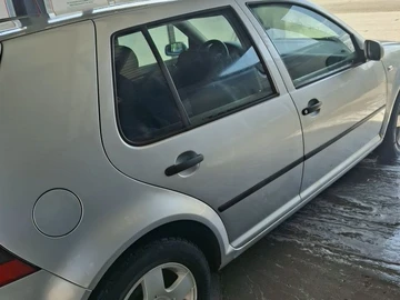 Авто Volkswagen Golf 2001 № 8773000