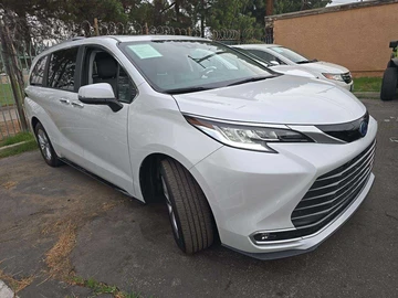 Авто Toyota Sienna 2023 № 8773180