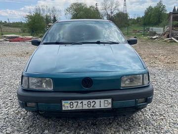 Авто Volkswagen Passat Sedan 1989 № 8773280
