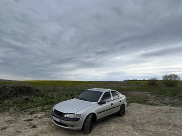Авто Opel Vectra 1995 № 8773454