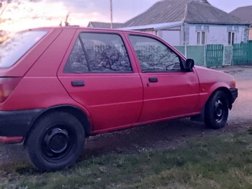 Авто Ford Fiesta 1992 № 8774384