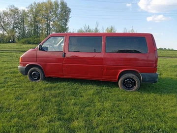 Авто Volkswagen Transporter 2000 № 8774893