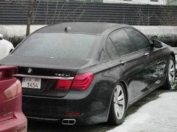 Авто BMW 7 Серия 2010 № 8775121