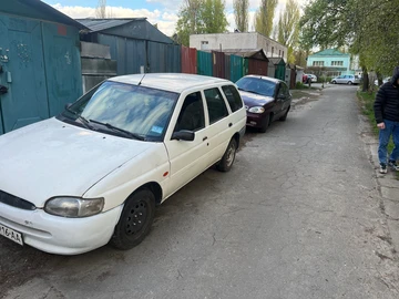 Авто Ford Escort 1998 № 8775138