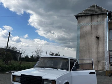 Авто ВАЗ 2107 1990 № 8775306