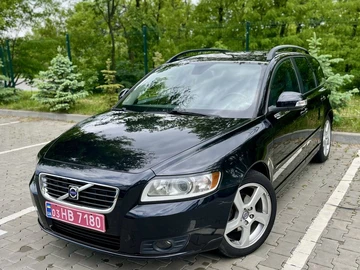 Авто Volvo V50 2010 № 8775325