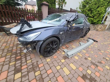 Авто Tesla Model 3 2019 № 8775710