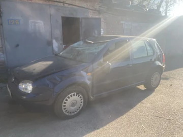 Авто Volkswagen Golf 1999 № 8775896