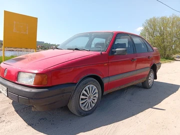 Авто Volkswagen Passat Sedan 1992 № 8776063