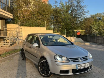 Авто Volkswagen Golf 2004 № 8777177